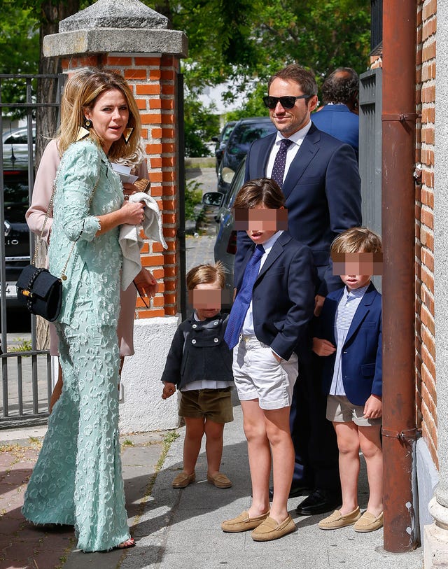 Amelia Bono y Manuel Martos celebran la Primera Comunión de su hijo Jorge
