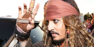 johnny depp greets fans after filming 'pirates of the caribbean' in cleveland