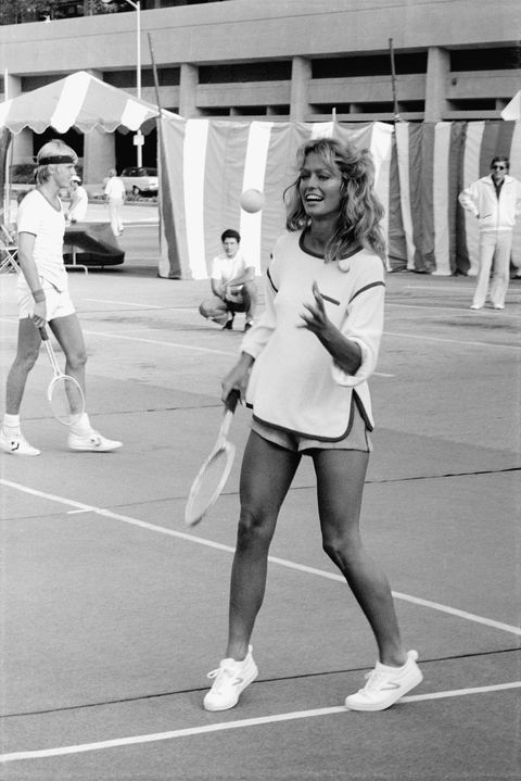 vintage celebs playing sports   farrah fawcett on the tennis court