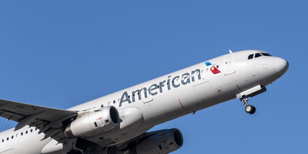 american airlines prepares to land in las vegas, nevada.