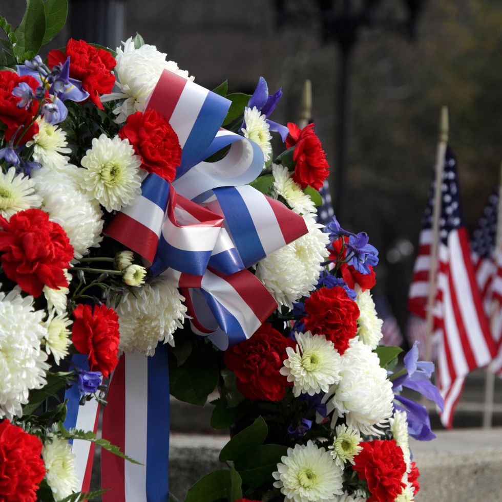 memorial wreath on things to do for memorial day roundup