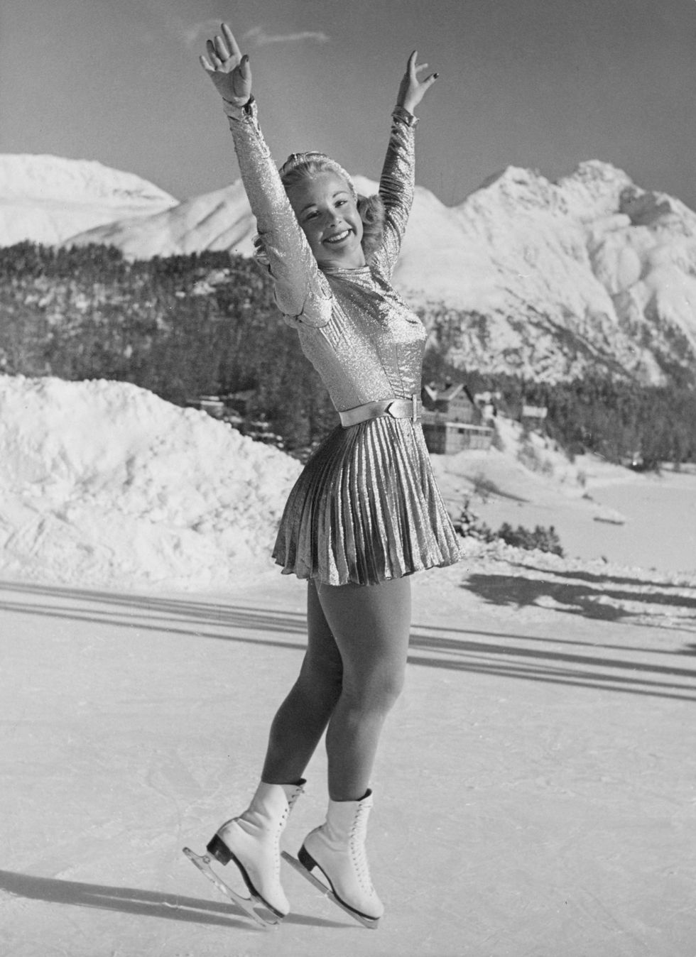 39 Amazing Figure Skating Costumes Through the Years