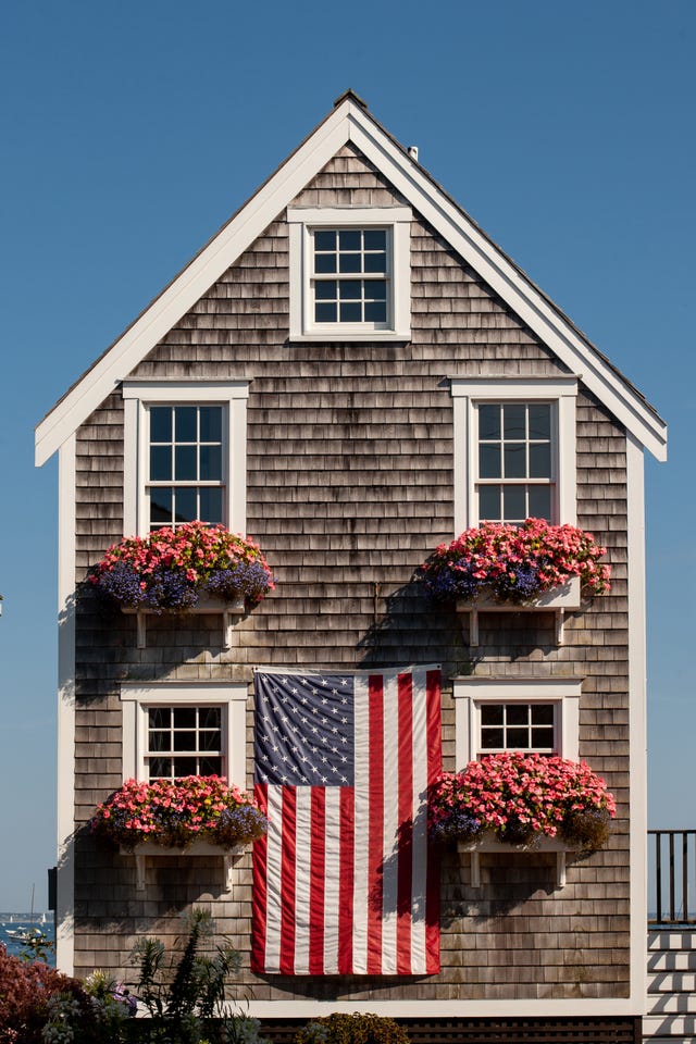 She's Crafty: Easy Patriotic Centerpiece for Summer