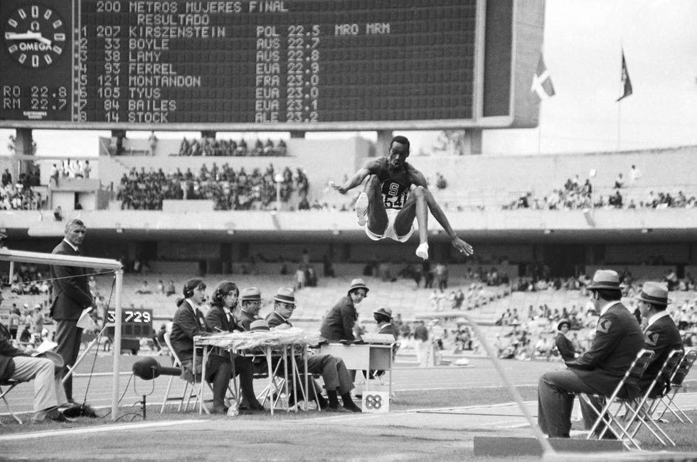 robert beamon jumping to break record