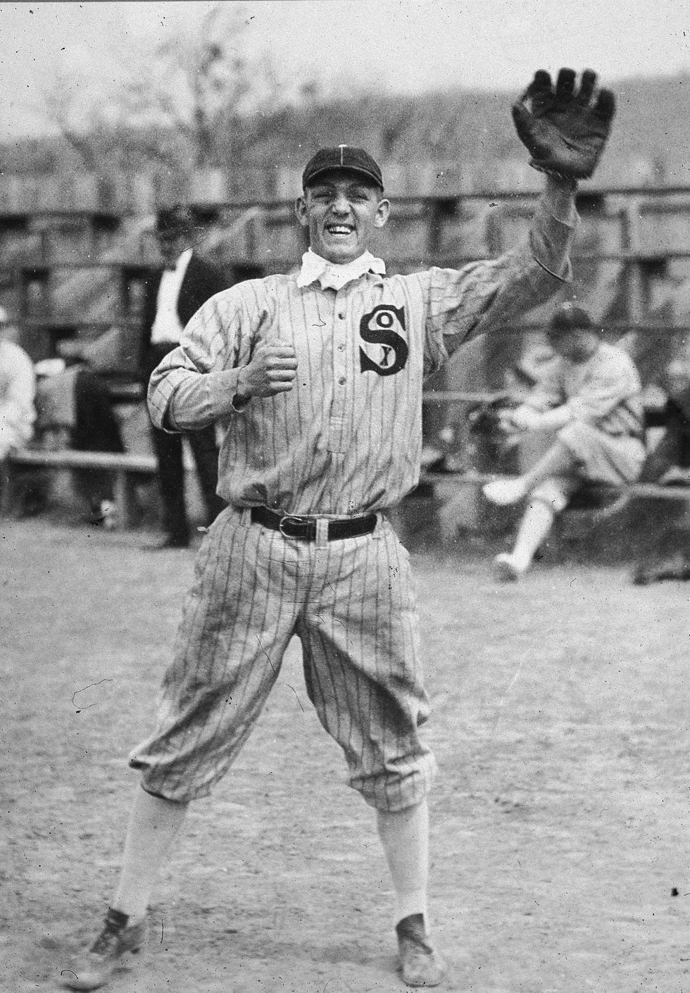 Buck Weaver Is Ready To Catch A Ball