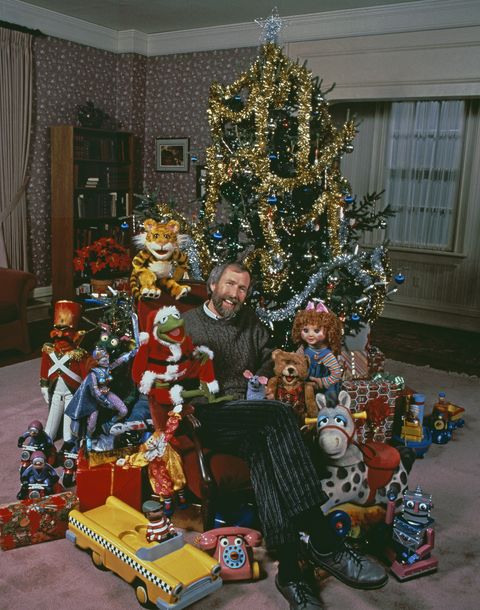 Henson With Christmas Toy Cast