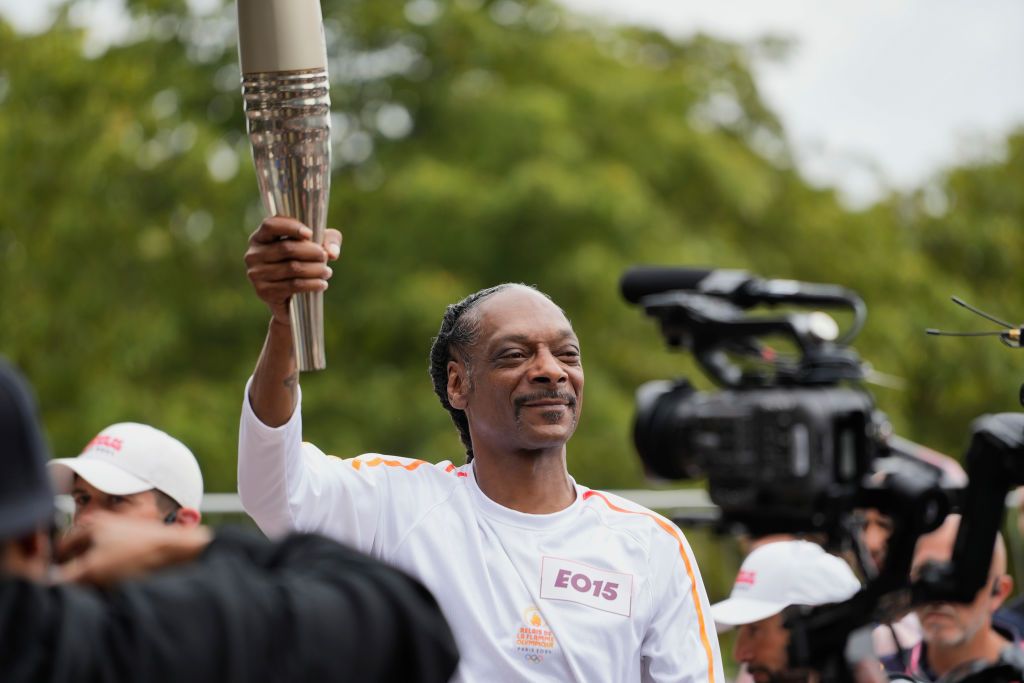 That Olympic Torch Snoop Dogg Just Carried? It Has A Fascinating Design ...