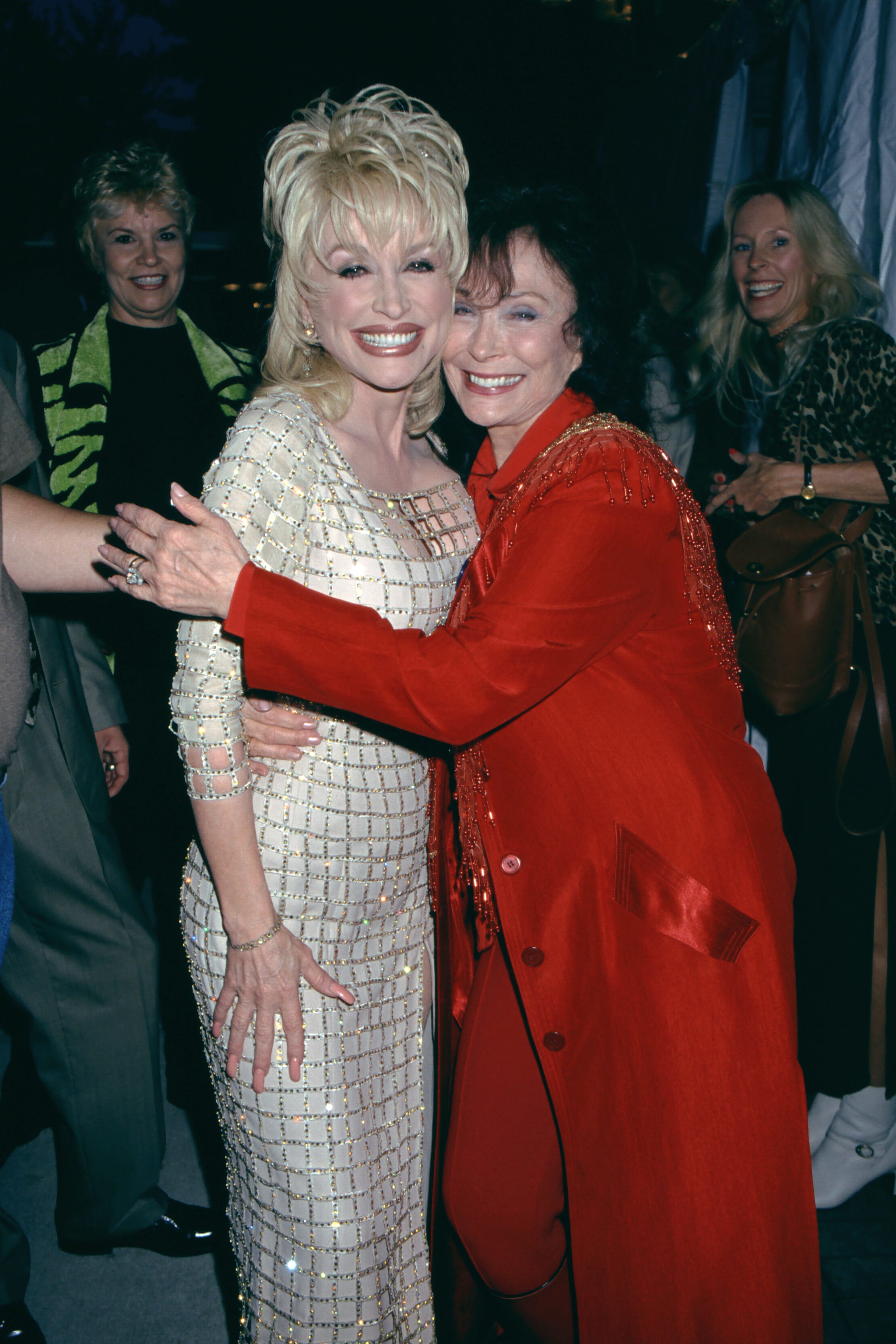 Dolly Parton's Emotional Tribute to Loretta Lynn