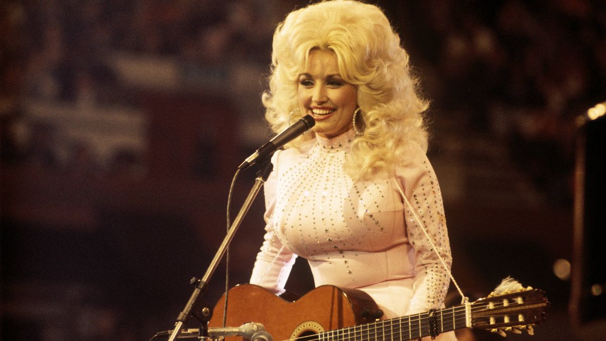 dolly parton performs onstage