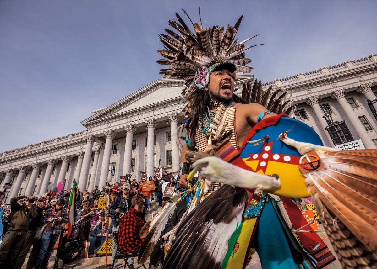 In december 2017 enkele dagen voordat president Donald Trump bekendmaakte dat hij het 550000 hectare grote monument met 85 procent ging verkleinen verzamelden zon vijfduizend demonstranten  onder wie HopiChemehuevi activist Carl Moore  zich in Salt Lake City bij het parlementsgebouw van de staat Utah