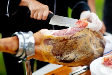 cortando jamón