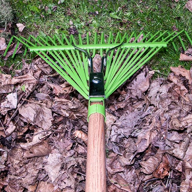 Leaf Rakes | How To Buy the Right Rake