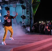 Entertainment, Dance, Performing arts, Performance, Dancer, Event, Performance art, Choreography, Hip-hop dance, Fashion, Entertainment, Dance, Performing arts, Performance, Dancer, Event, Performance art, Choreography, Hip-hop dance, Fashion,