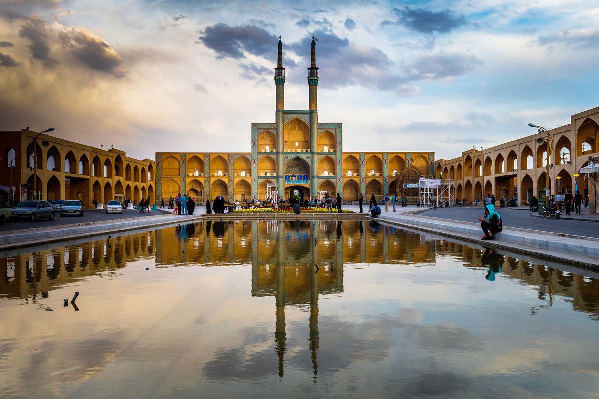 De Iraanse stad Yazd telt ruim een half miljoen inwoners en werd in 2017 vanwege zijn unieke architectuur opgenomen in de Werelderfgoedlijst van de UNESCO