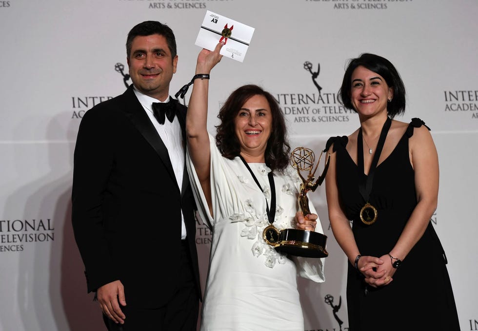 emmy amor eterno hilal saral