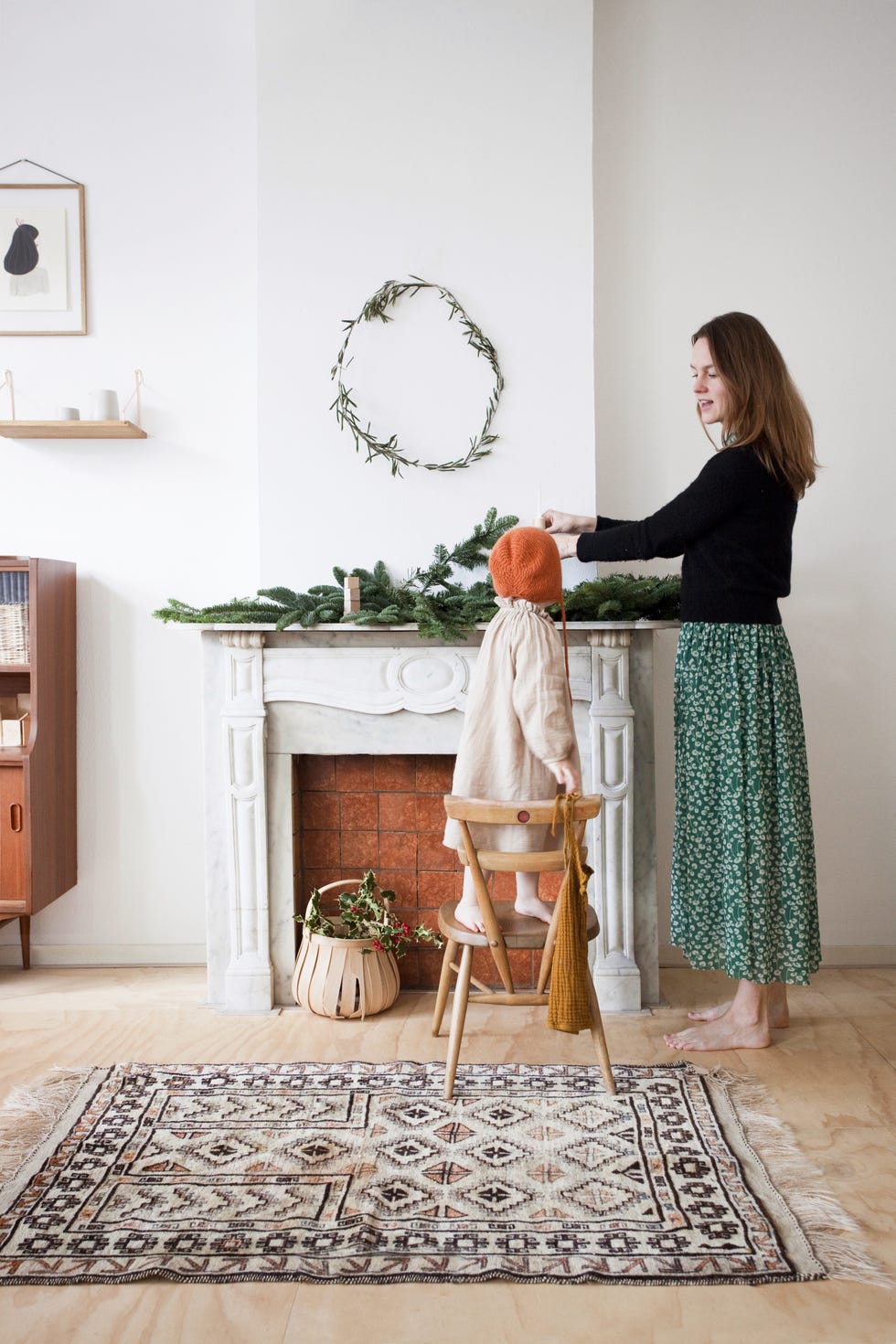 sanne follows her own style when decorating her house  she has a love for natural colors and materials the time before christmas is a happy time for the whole family with a lot of natural green and homemade accessories