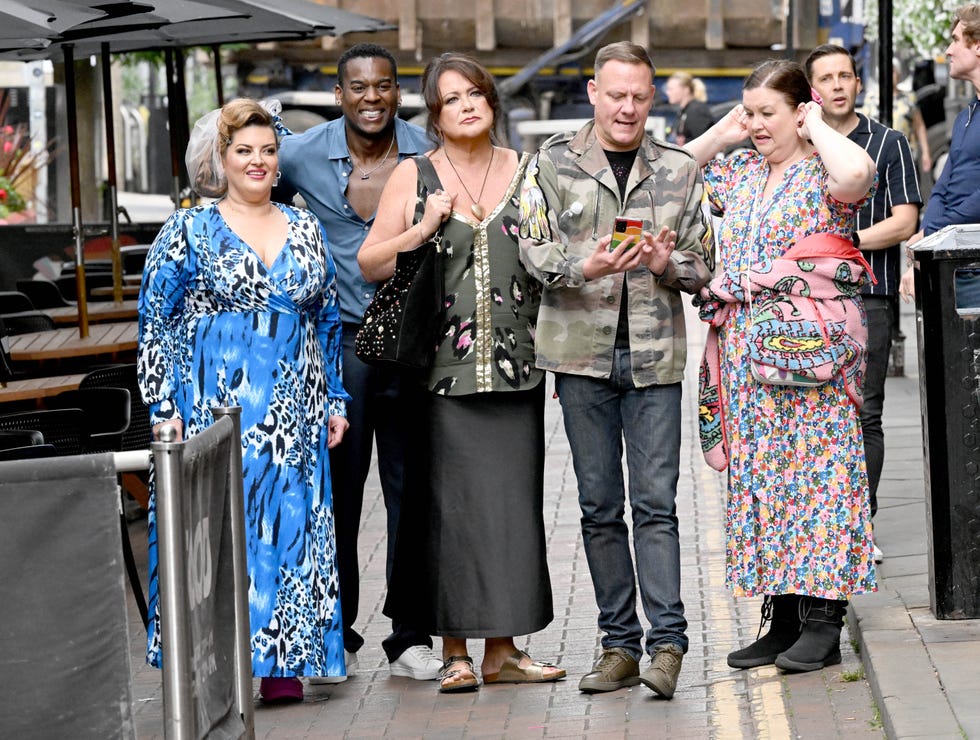 amy robbins filming coronation street return as christina boyd