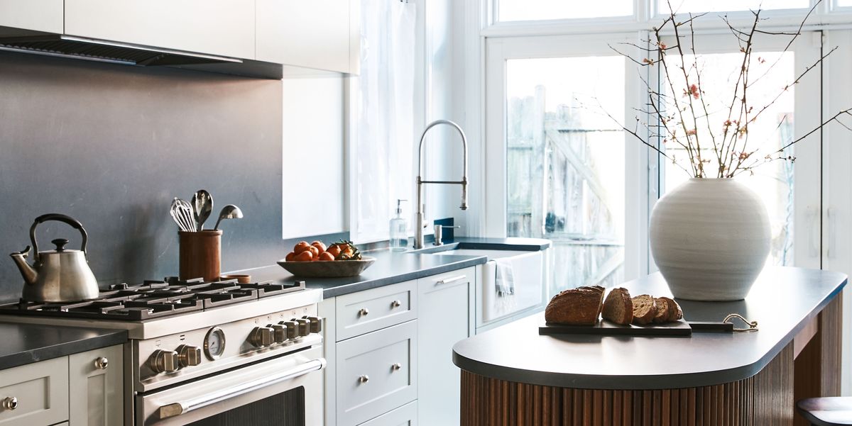 Oak Design Project Gave This Philadelphia Townhouse Kitchen a Light-Filled Upgrade