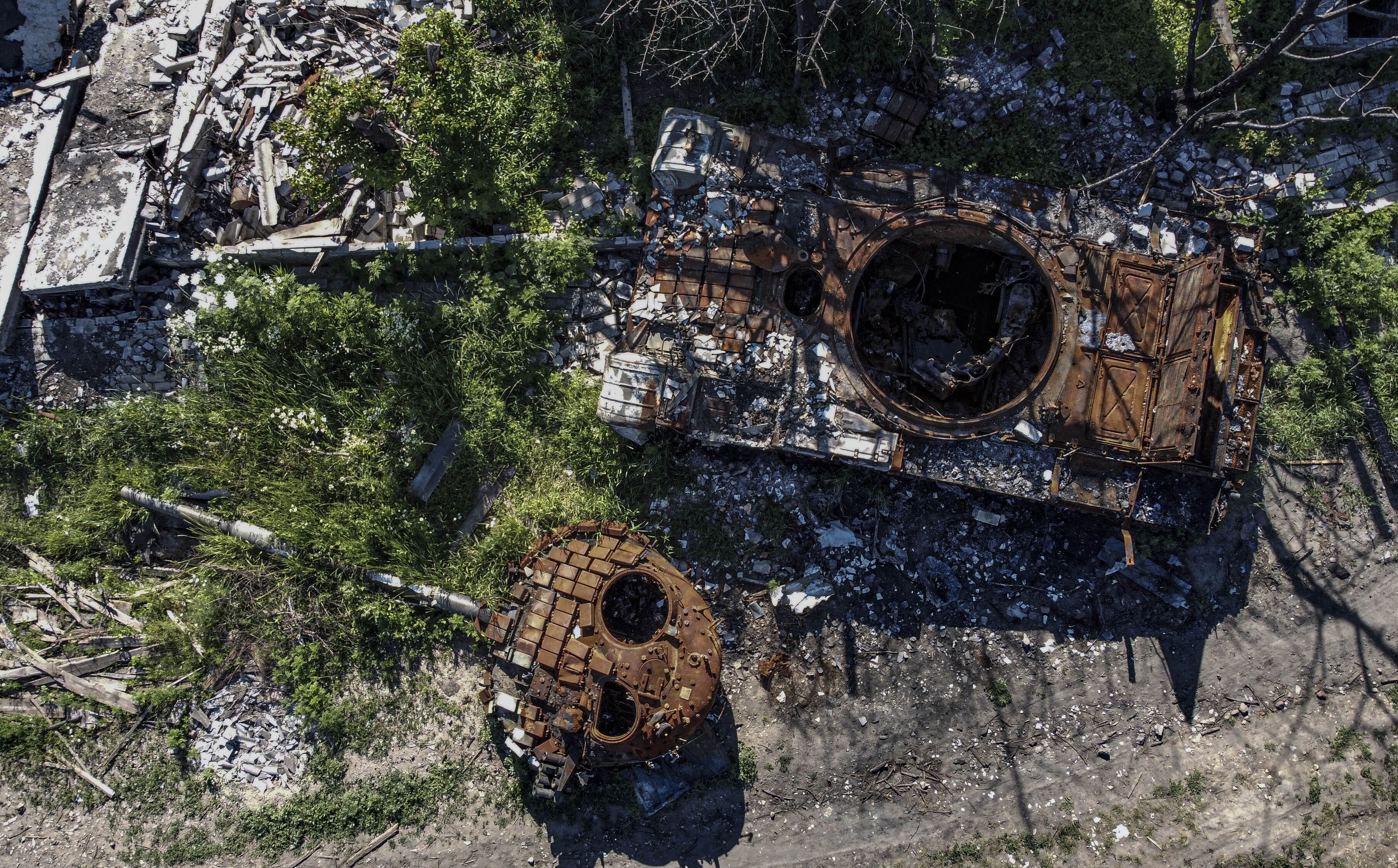 Russia Plans To Fly A New Heavy Bomber In 2024   An Aerial View Of A Destroyed Tank After Recent Shelling In News Photo 1659718623 