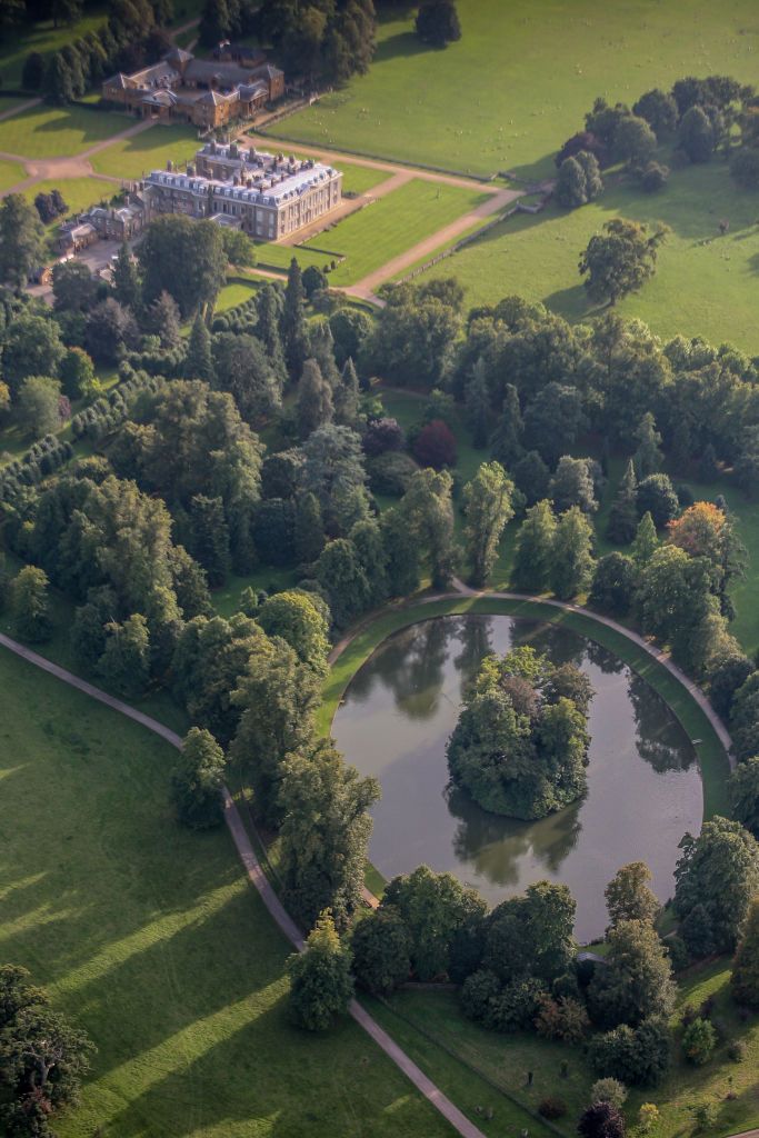 aerial view of the burial site of diana, princess of wales