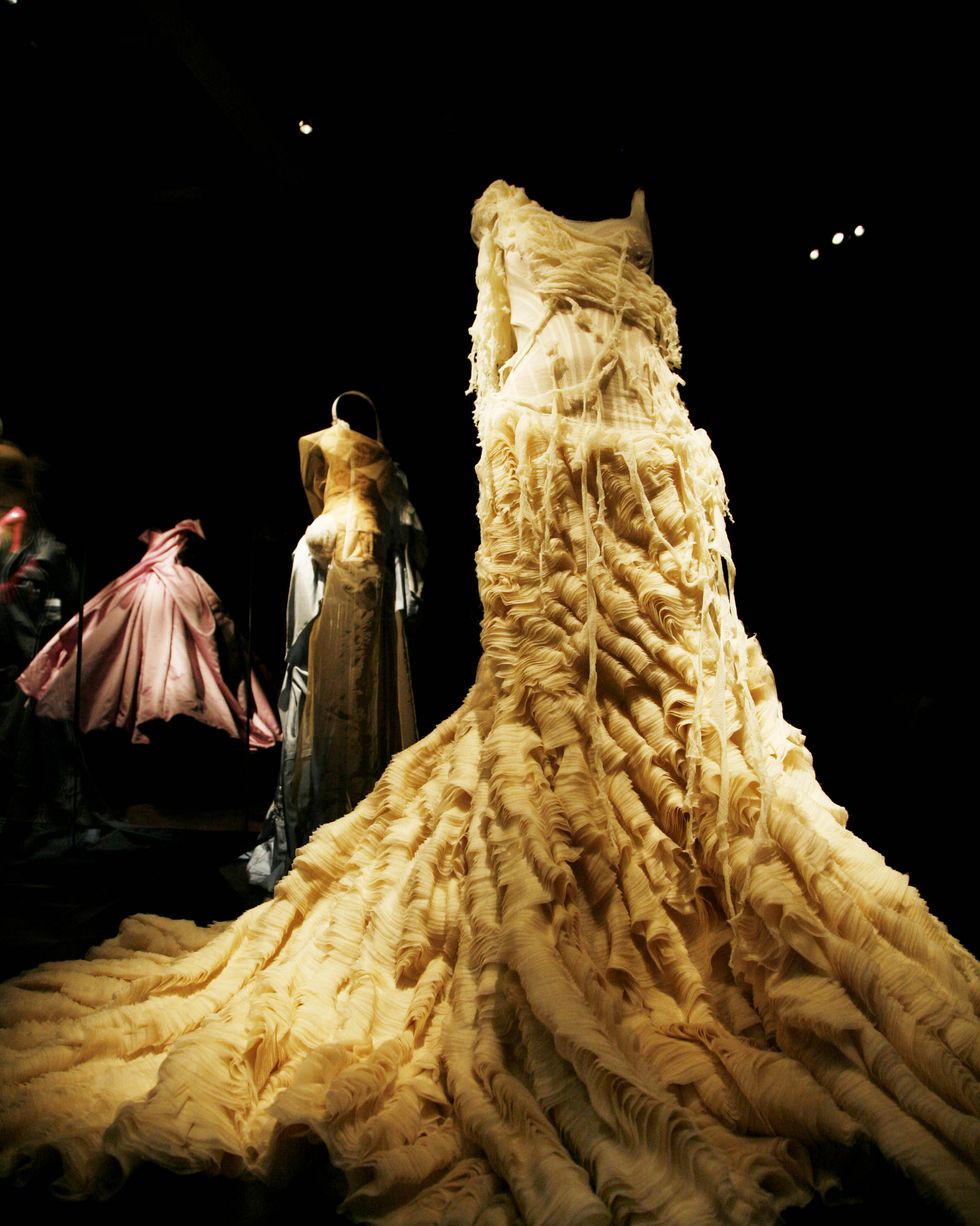 Alexander McQueen in All His Dark Glory - The New York Times