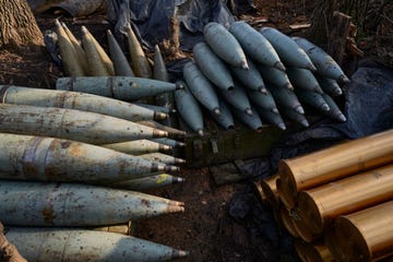 ukraine and russia trade fire in donetsk region