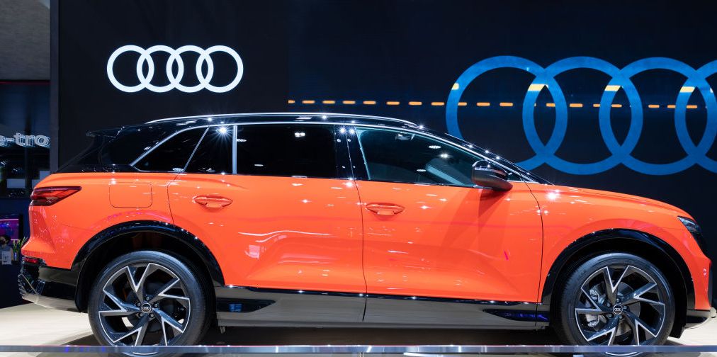 an-audi-q5-e-tron-electric-suv-is-on-dis