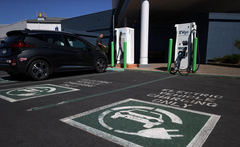 california governor newsom announces ban of gas powered cars by 2035