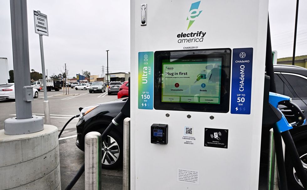 Southern California Edison plugging into electric-vehicle charging market –  San Gabriel Valley Tribune