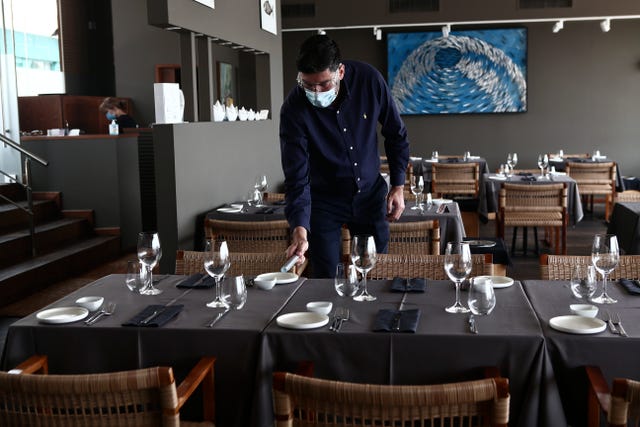cafes and restaurants reopens in greece