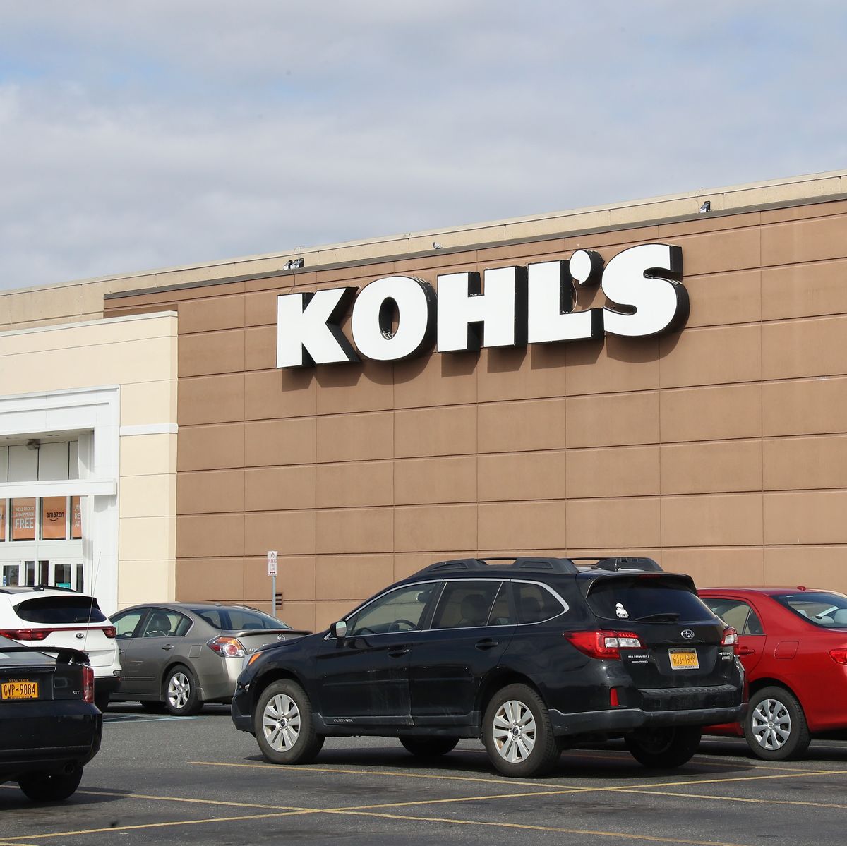 Kohl's Recalls Three-Wick SONOMA Goods For Life Branded Candles Due to Fire  and Burn Hazards