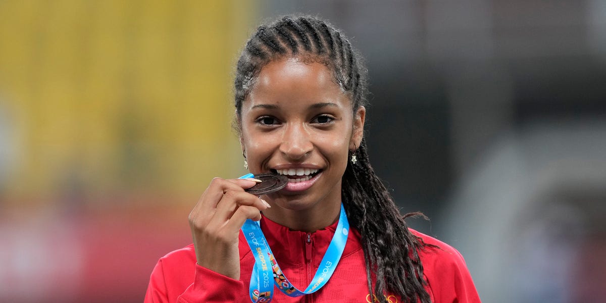 Ana Estrella de León, la sevillana de 17 años que hereda a Ana Peleteiro: "Con su consejo, soy más tranquila" Ana Estrella de León, la sevillana de 17 años que hereda a Ana Peleteiro: "Con su consejo, soy más tranquila"