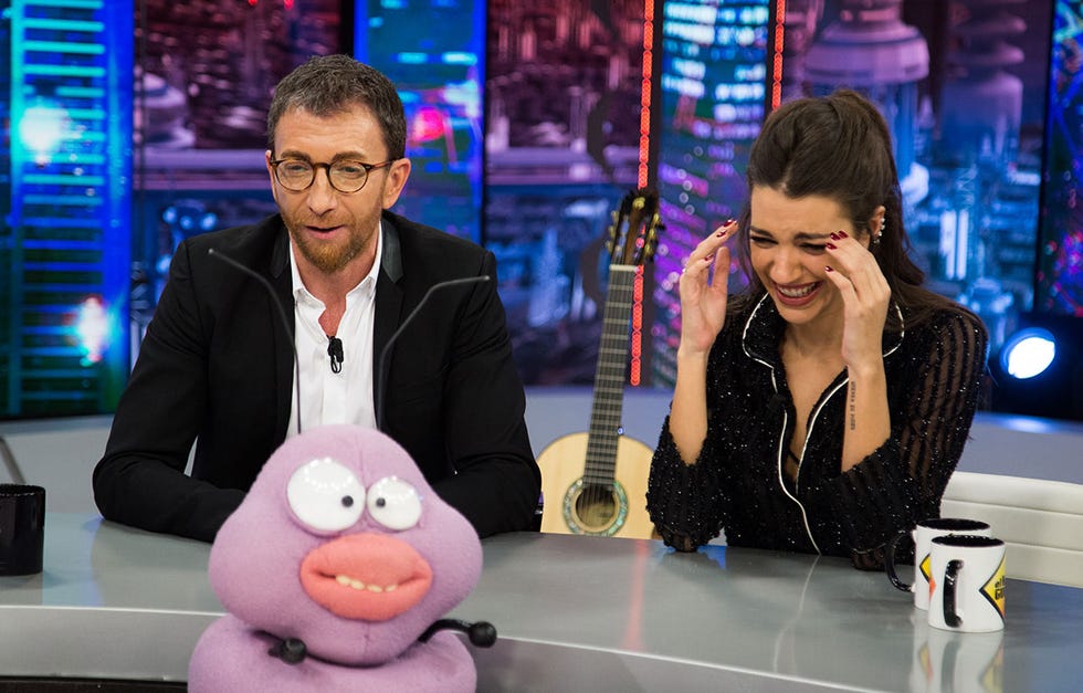 La concursante de 'OT 2017' no ha dejado indiferente a nadie en su nueva visita a 'El Hormiguero'. Si nada más verla sorprendía con su look, un pijama-chic, cuando empezó  la entrevista con Pablo Motos, la cantante no se cortó. Entre una cosa y otra, acabaron hablando de preferencias sexuales.