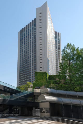 Metropolitan area, Tower block, Building, Skyscraper, Architecture, Condominium, Commercial building, City, Daytime, Landmark, 