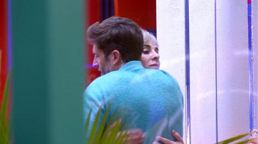 ana maria aldon y efren reyero tontean en gh duo 2