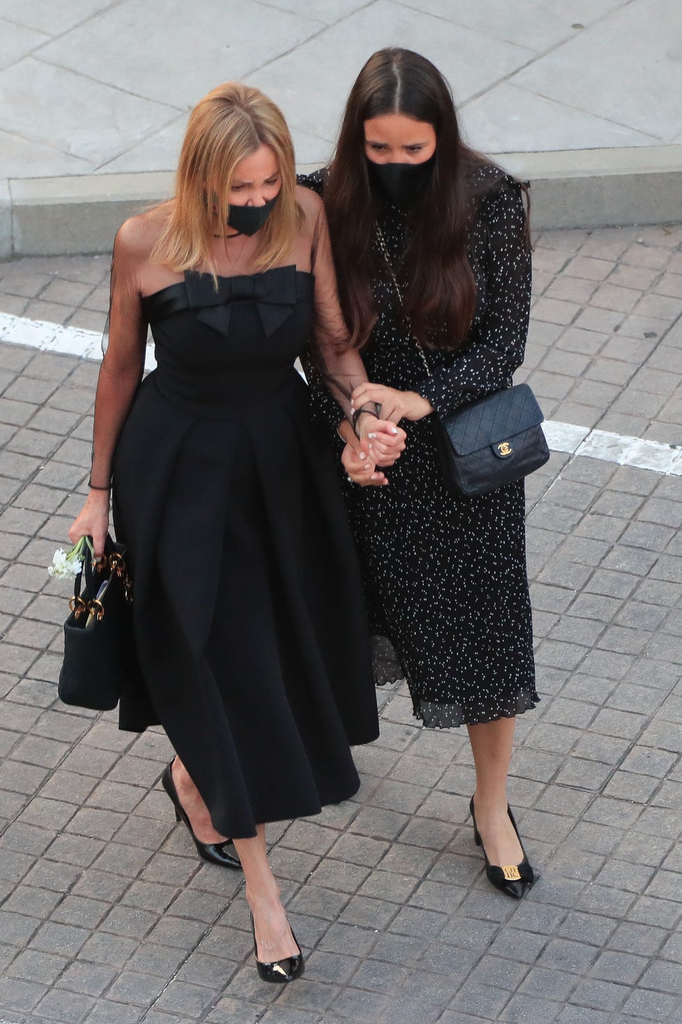 ana obregón en el funeral de su hijo aless lequio