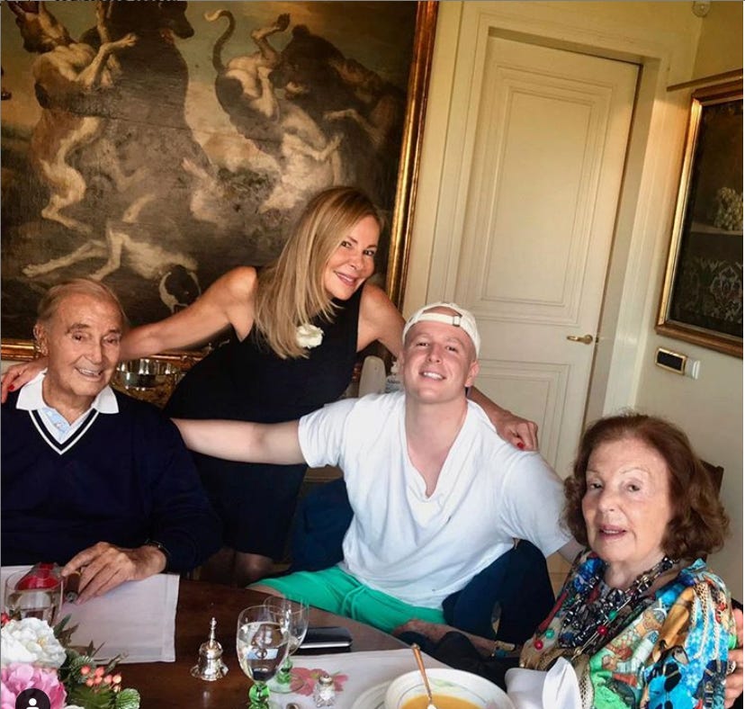 ana obregón con sus padres e hijo