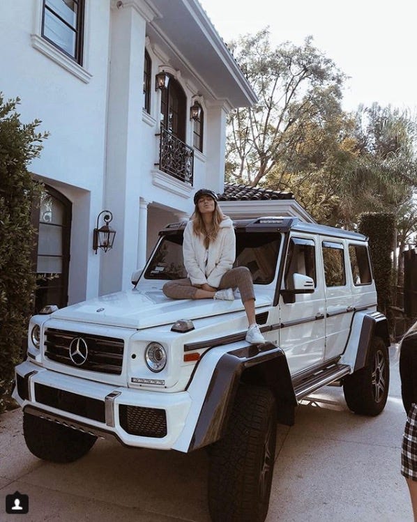 Land vehicle, Vehicle, Car, Mercedes-benz g-class, Sport utility vehicle, Automotive tire, Wheel, Tire, Automotive wheel system, Mini SUV, 