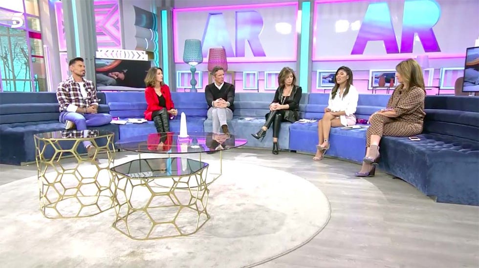 Isa Pantoja responde a su hermano