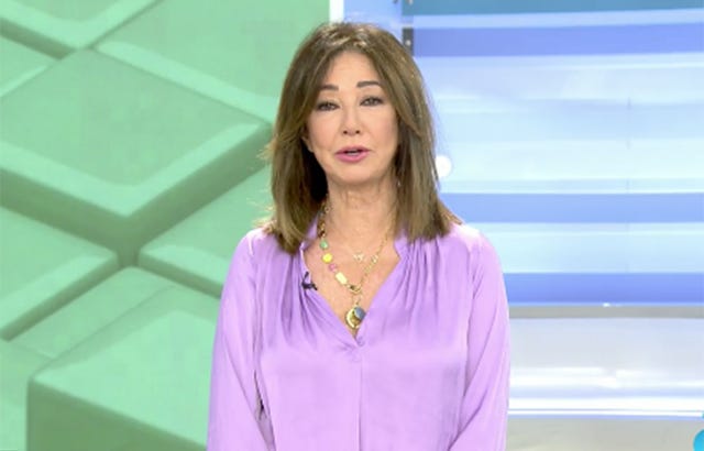 ana rosa quintana con una camisa malva puedes encontrar un modelo parecido en el corte inglés