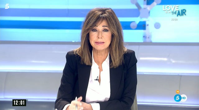 ana rosa quintana pide una chaqueta en pleno directo para no pasar frío