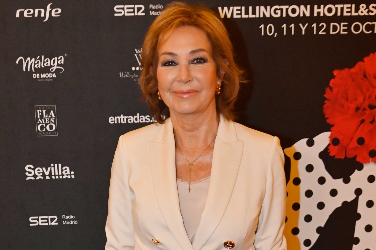 ana rosa quintana recoge un premio en madrid