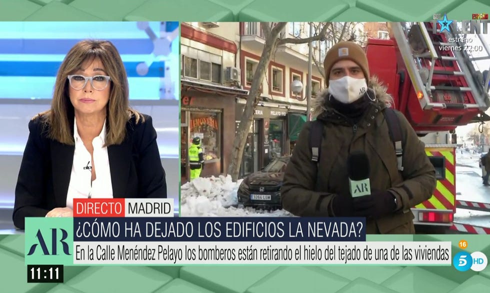 ana rosa quintana comenta con un reportero de 'el programa de ana rosa' el frío que asola madrid