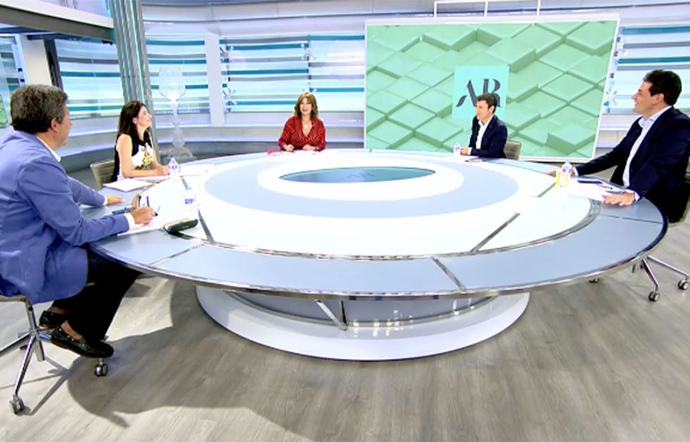 ana rosa quintana y su ataque de risa en directo