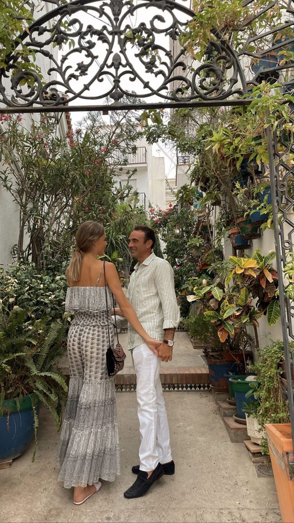 ana soria y enrique ponce muestras sus románticas fotos de vacaciones