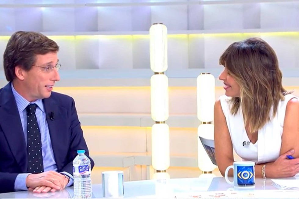 ana terradillos y martinez almeida en la mirada critica