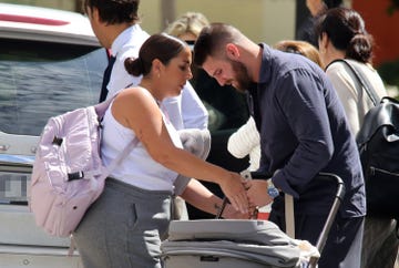 anabel pantoja y david rodriguez llegan a sevilla para pasar la semana santa