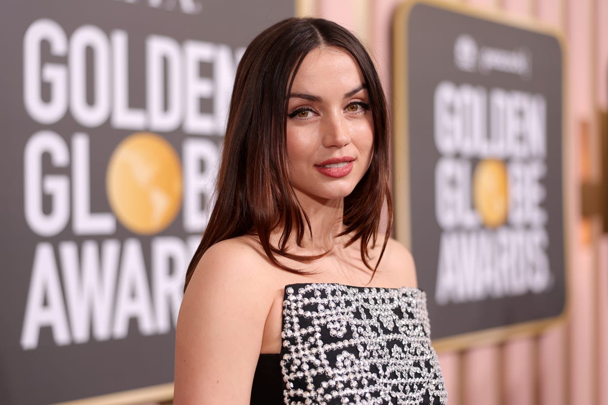 This Is The Exact Lipstick Ana De Armas Wore To The Golden Globes