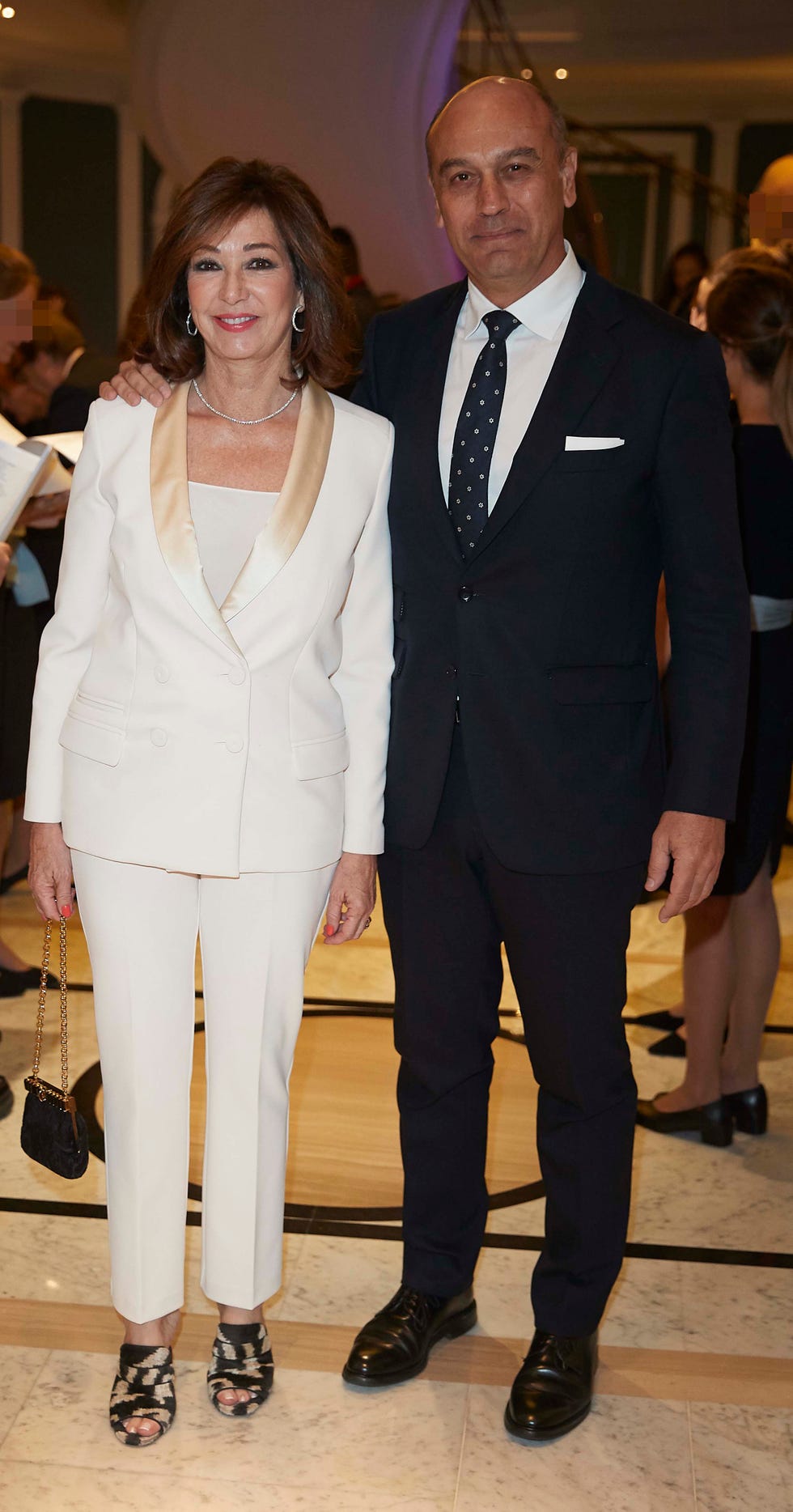 Ana Rosa Quintana y su marido, Juan Muñoz, en la fundación Querer