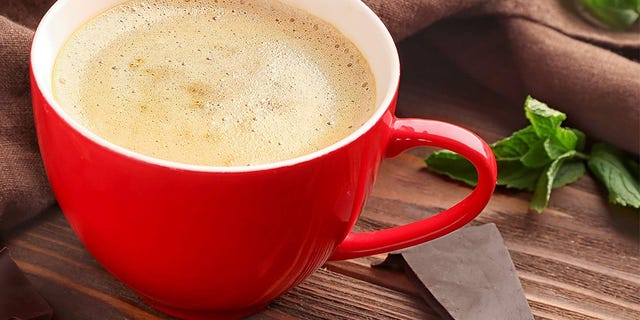 Cup, Cup, Coffee cup, Food, Drink, Café au lait, Ipoh white coffee, Ingredient, Champurrado, Non-alcoholic beverage, 